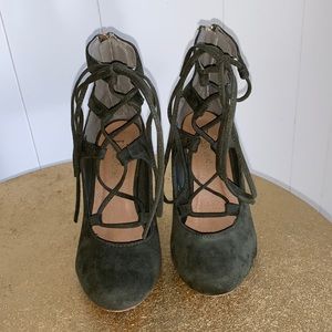 Size 6 olive green suede Bella Marie 3 inch heel
